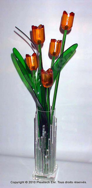 Sculpture en acrylique Bouquet de tulipes (26 x 8 x 8 po) par Édith Cantin